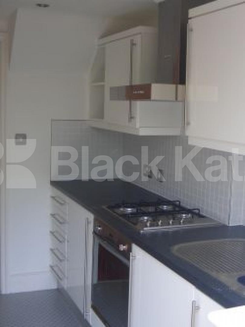 			VIEWINGS ESSENTIAL, 1 Bedroom, 1 bath, 1 reception Flat			 Marlborough Road, ARCHWAY N19